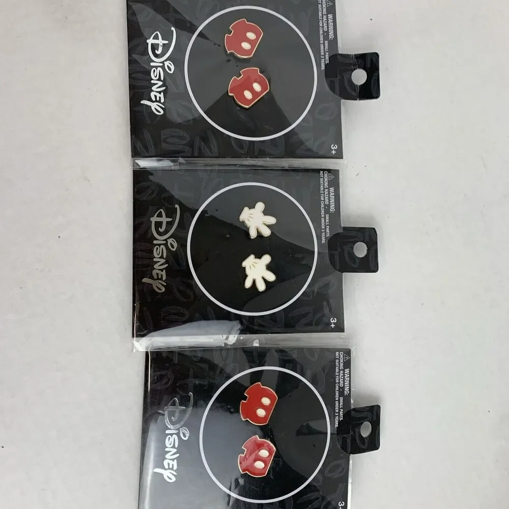 Lot Disney MICKEY MOUSE 2024 Mikey Gloves‎ Red Shorts Earrings Set Limited Ed